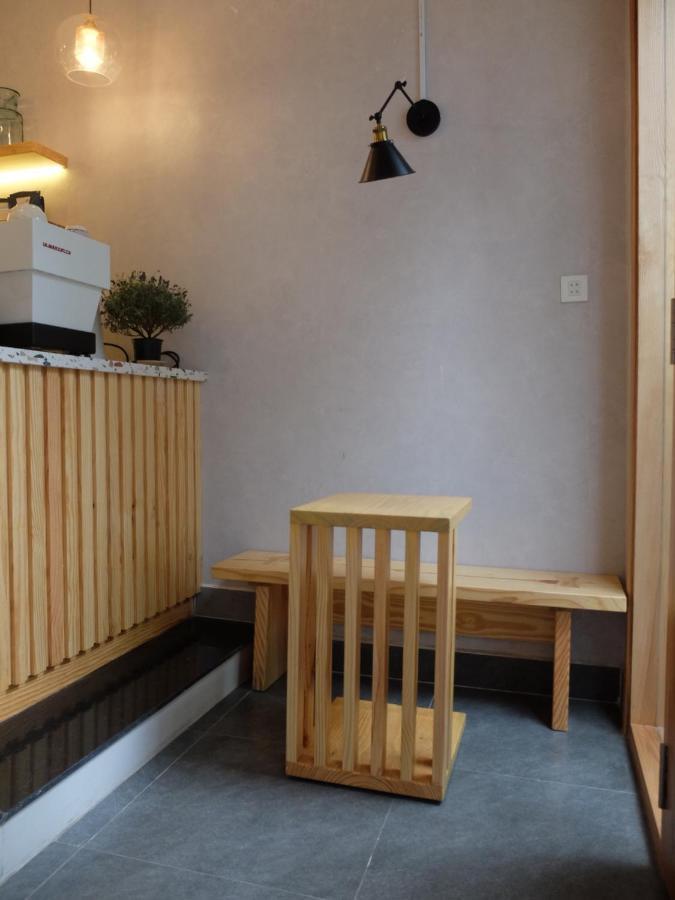 Half Coffee N Dorm Vandrehjem Ho Chi Minh-Byen Eksteriør billede